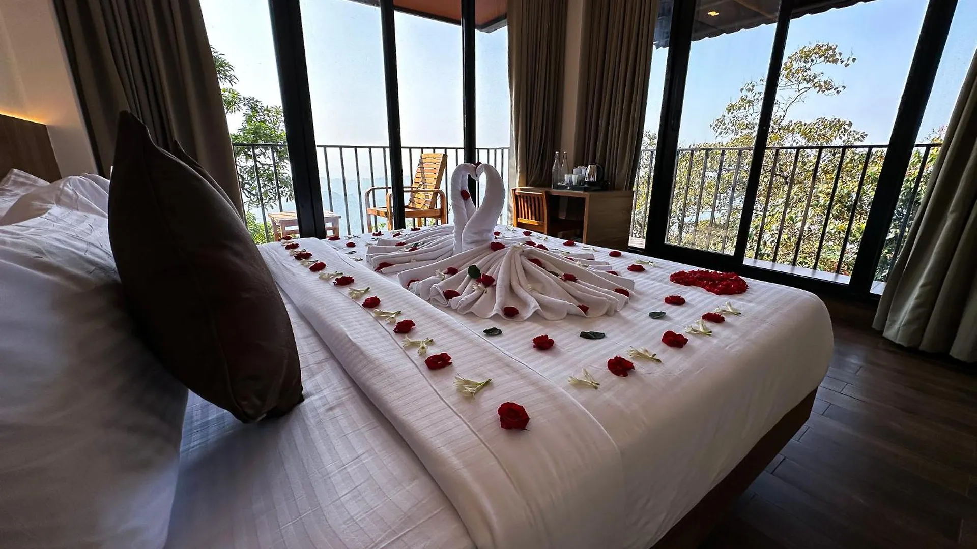 Hotel Kamal Misty Woods Munnar