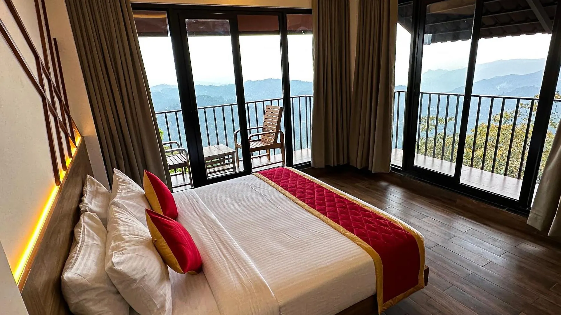 Hotel Kamal Misty Woods Munnar