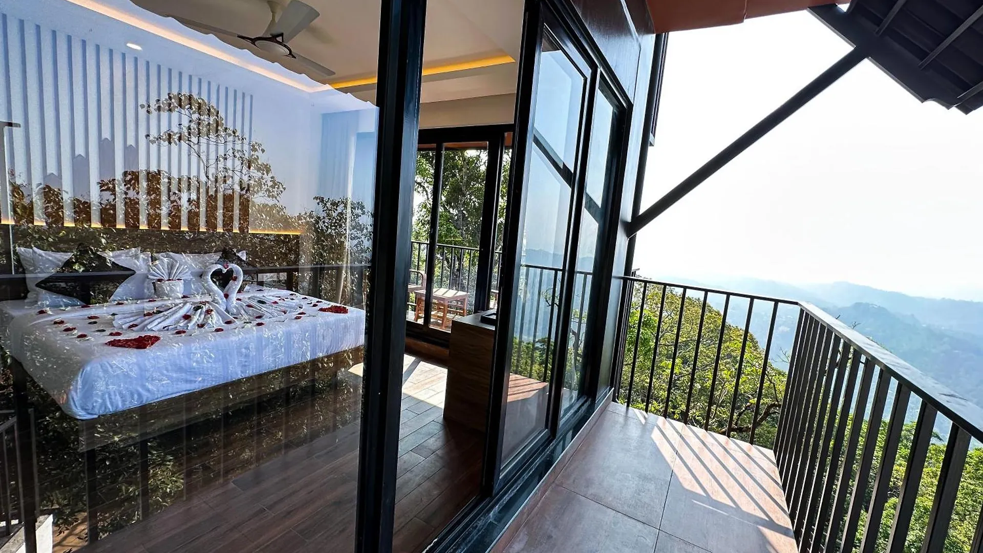 Hotel Kamal Misty Woods Munnar 0*,