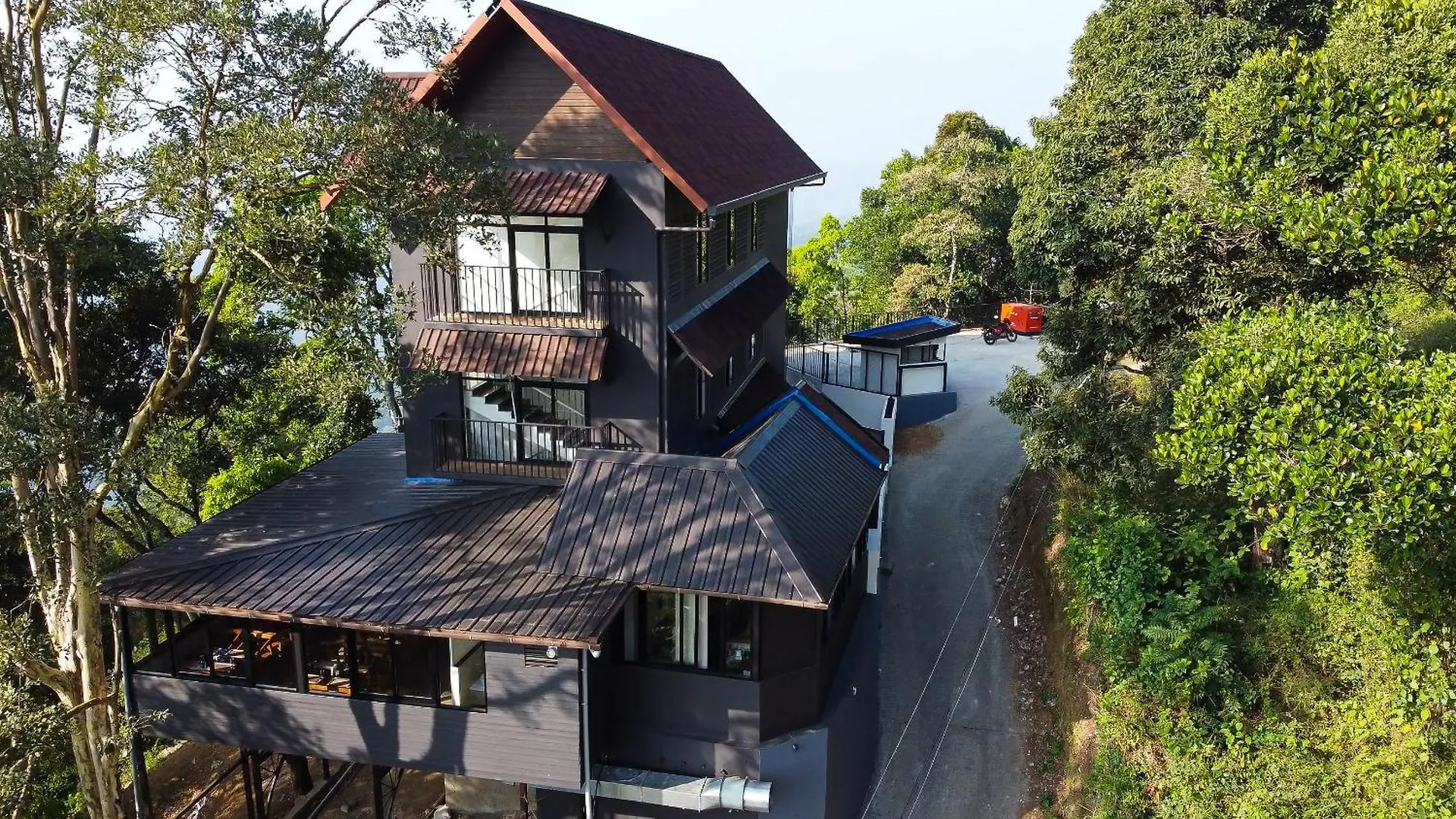 Kamal Misty Woods Munnar Hotel